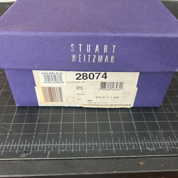 Stuart Weitzman, black leather power pumps - Picture 6 of 6